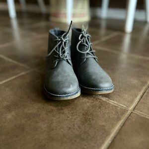 Joe Fresh Boys Dress shoes ankle length boots size 4 grey with blue undertone